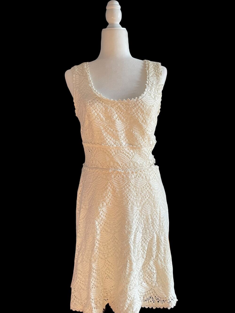 GUESS BRAND IVORY LACE DRESS W CRISS CROSS BACK AND INNER LINER-BNWT